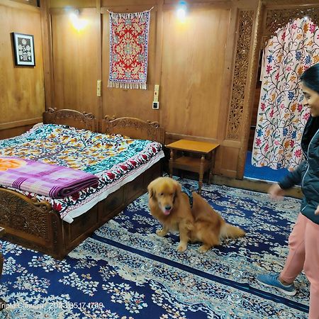 Houseboat Karima Palace Сринагар Экстерьер фото