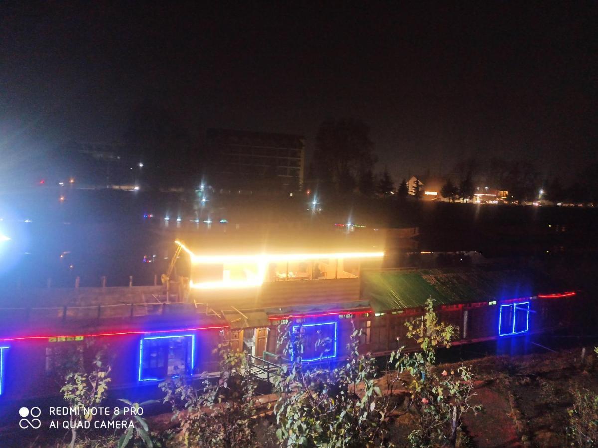 Houseboat Karima Palace Сринагар Экстерьер фото