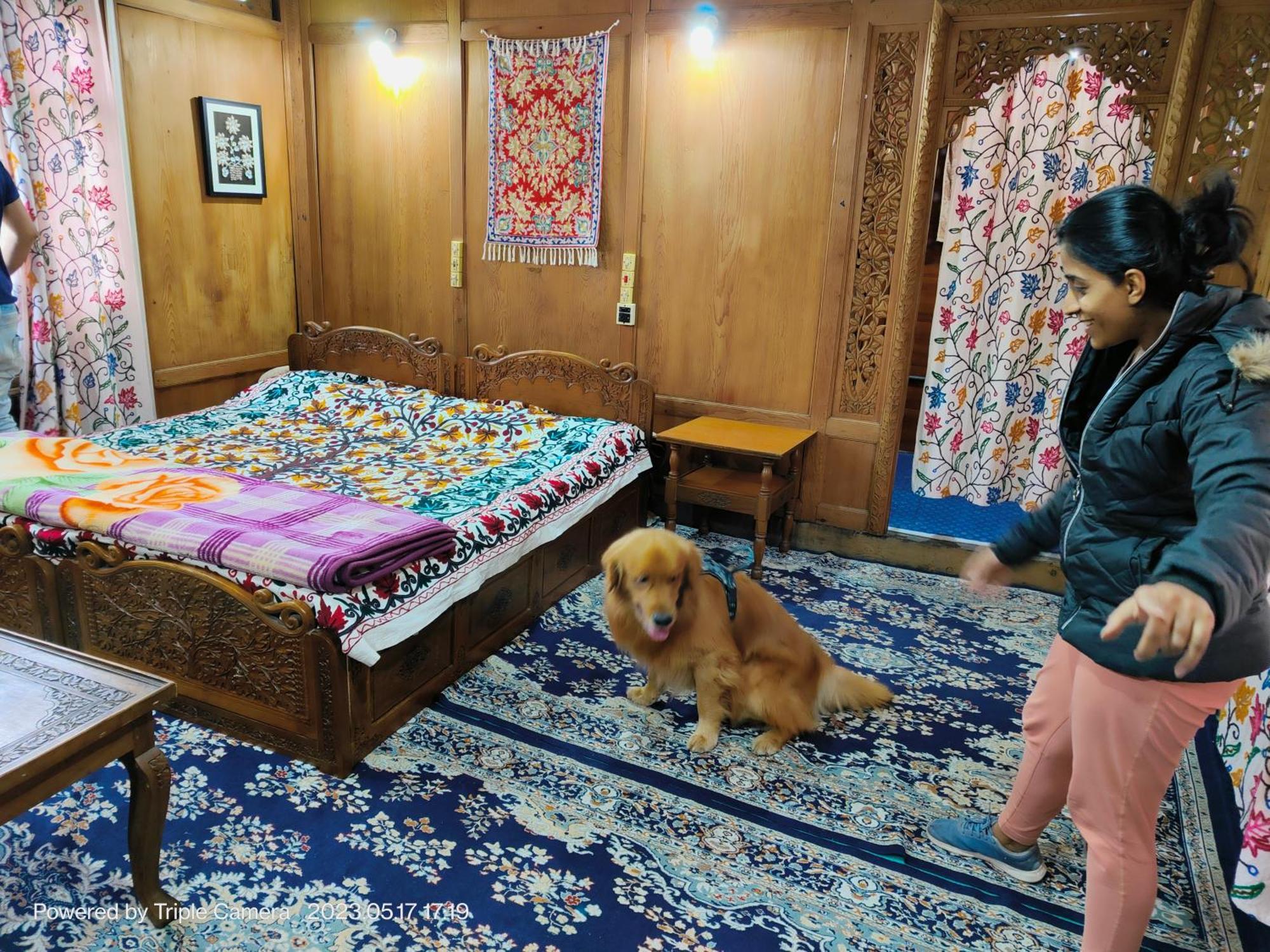 Houseboat Karima Palace Сринагар Экстерьер фото